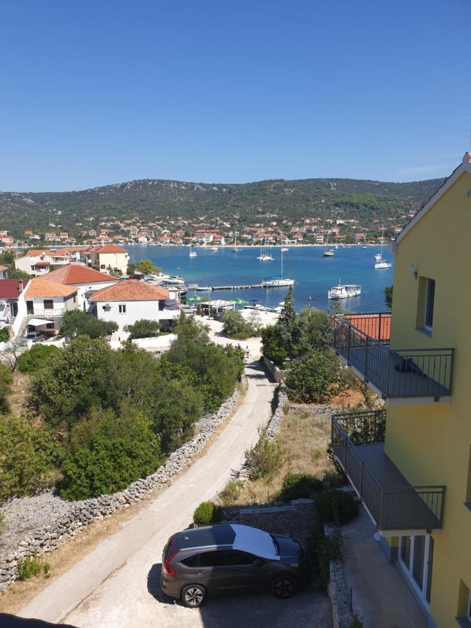 Apartments Zdenka Vinišće Exterior foto