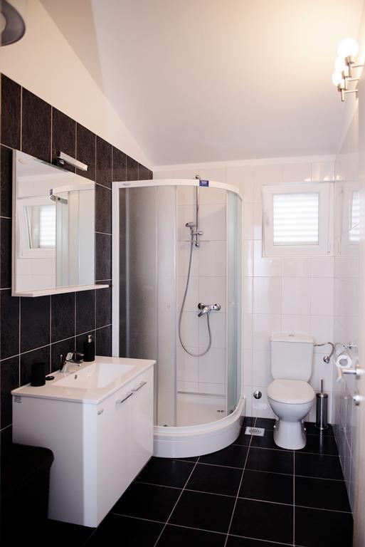 Apartments Zdenka Vinišće Habitación foto