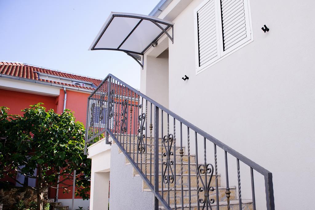 Apartments Zdenka Vinišće Exterior foto